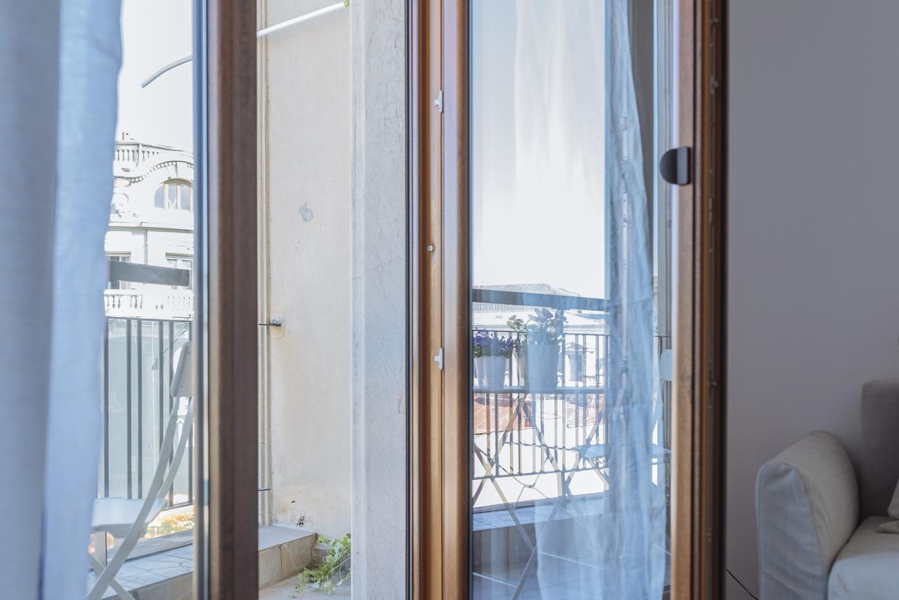 Old Town - City Center Apartment Boekarest Buitenkant foto