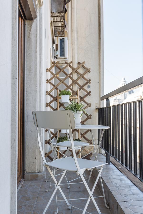 Old Town - City Center Apartment Boekarest Buitenkant foto