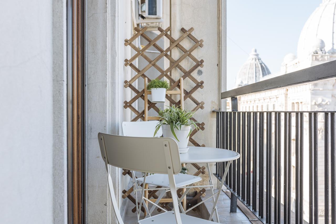 Old Town - City Center Apartment Boekarest Buitenkant foto