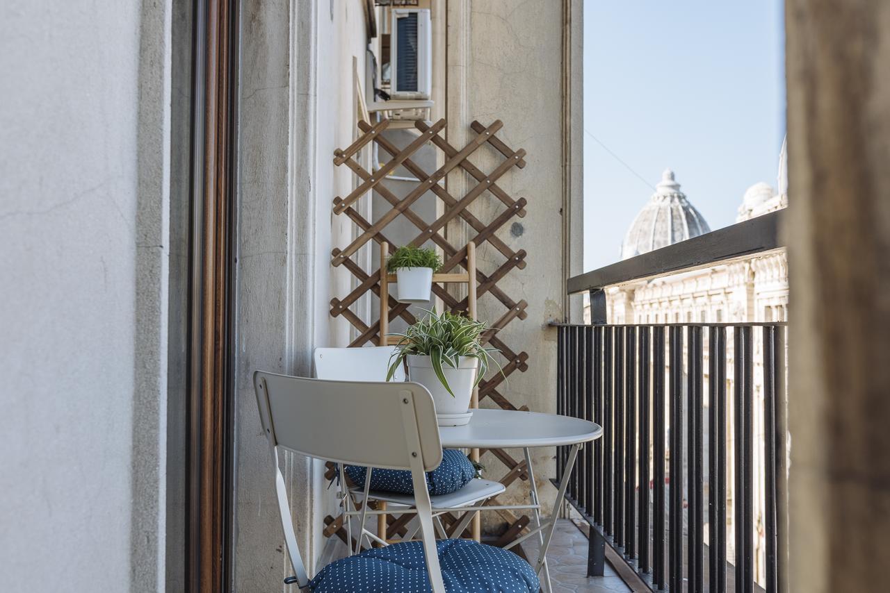 Old Town - City Center Apartment Boekarest Buitenkant foto